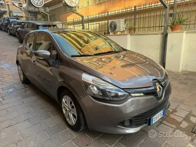 Occasion Renault Clio IV 74 PK (54 kW) 2016 Grijs Hatchback