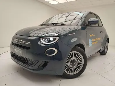 Nuova Fiat 500 65 CV (47 kW) 2025 Blu/azzurro Berlina