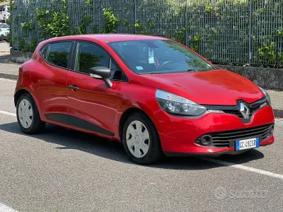 Usata Renault Clio IV Life 75 CV (55 kW) 2016 Arancione Berlina