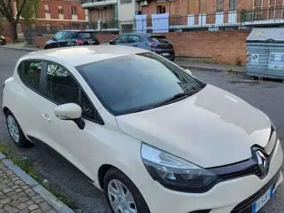 Usata Renault Clio IV Life 75 CV (55 kW) 2017 Beige Berlina
