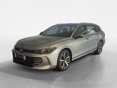 Grigio Nuova 2025 VW Passat Business Berlina | 49.900 € (Buon prezzo)