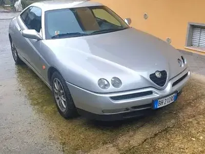 Second-hand Alfa Romeo GTV 150 CP (110 kW) 2000 Gri Coupe