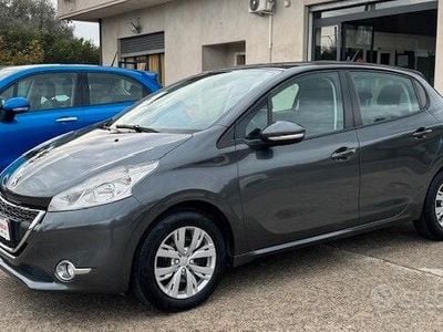 Usata Peugeot 208 Active 68 CV (50 kW) 2013 Grigio Utilitaria