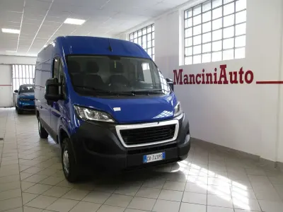 Usata Peugeot Boxer 140 CV (102 kW) 2024 Blu/azzurro Furgone