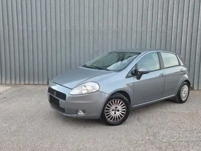 Usata Fiat Punto 75 CV (55 kW) 2006 Utilitaria