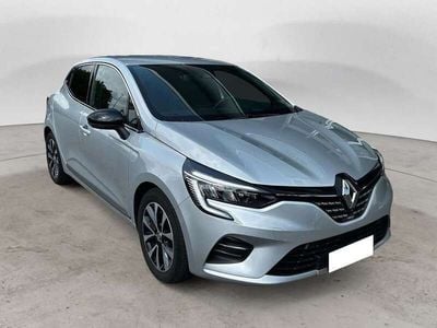 Brugt Renault Clio V Techno 145 HK (106 kW) 2023 Sølv Sedan