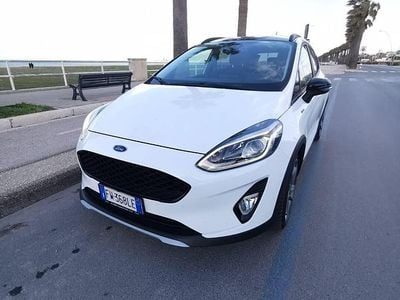 Usata Ford Fiesta Active 101 CV (74 kW) 2019 Bianco Utilitaria