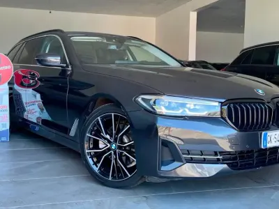 Usata BMW 520 Luxury Line 190 CV (139 kW) 2022 Grigio Berlina