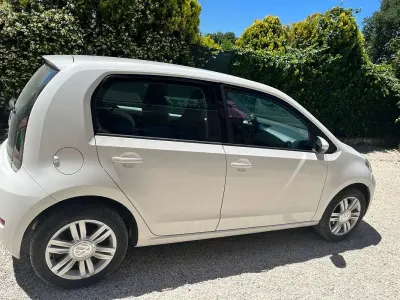 Usata VW up! Move 68 CV (50 kW) 2017 Bianco Utilitaria