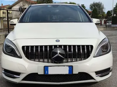Usata Mercedes B180 AMG 109 CV (80 kW) 2014 Bianco Utilitaria