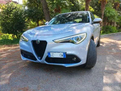 Usata Alfa Romeo Stelvio Sprint 190 CV (139 kW) 2021 Argento SUV