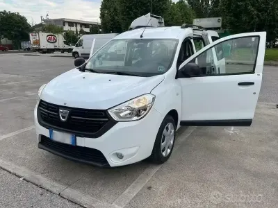 Usata Dacia Dokker 100 CV (73 kW) 2019 Monovolume