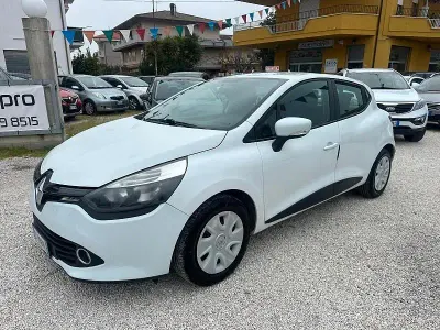 Usata Renault Clio IV 75 CV (55 kW) 2015 Bianco Berlina