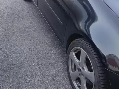 Usata VW Golf IV 105 CV (77 kW) 2006 Bluazzurro Berlina