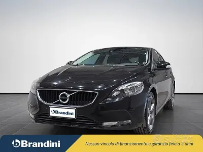 Usata Volvo V40 Kinetic 120 CV (88 kW) 2017 Nero met. Berlina