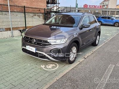 Usata VW T-Roc Life 150 CV (110 kW) 2022 Grigio SUV