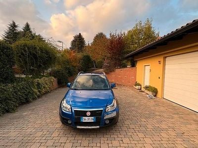 Usata Fiat Sedici 120 CV (88 kW) 2009 Blu SUV