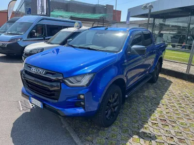 Usata Isuzu D-Max 163 CV (119 kW) 2024 Blu Cabrio