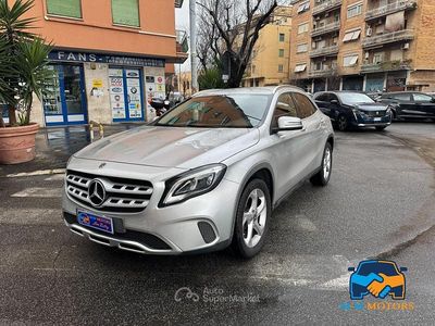 Usata Mercedes GLA200 136 CV (100 kW) 2017 Argento SUV
