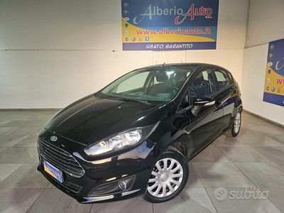 Begagnad Ford Fiesta 75 HK (55 kW) 2014 Svart Halvkombi