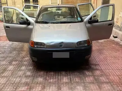 Usata Fiat Punto 71 CV (52 kW) 1997 Grigio Berlina