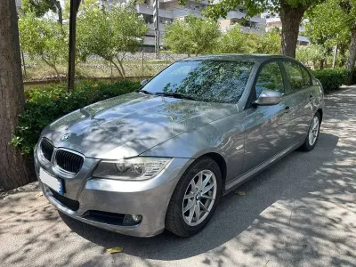 Usata BMW 320 Efficient Dynamics 177 CV (130 kW) 2010 Grigio Berlina