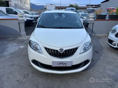 Usata Lancia Ypsilon Silver 69 CV (50 kW) 2011 Bianco Utilitaria