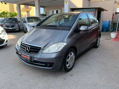 Usata Mercedes A180 Executive 109 CV (80 kW) 2010 Grigio Monovolume