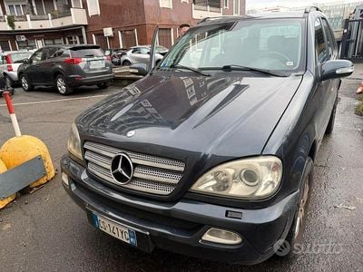 Usata Mercedes ML270 SE 163 CV (119 kW) 2005 Blu SUV