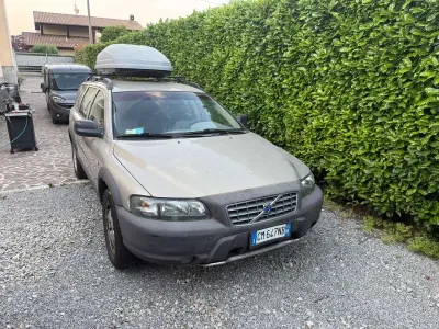 Usata Volvo XC70 209 CV (153 kW) 2004 Verde Station wagon