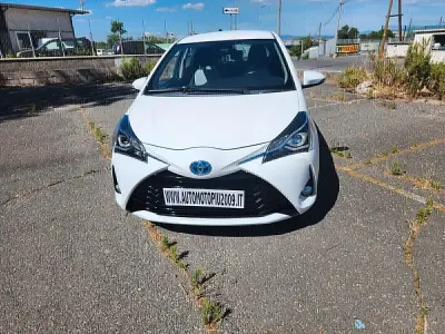 Second-hand Toyota Yaris Hybrid Cool 73 CP (53 kW) 2018 Alb Berlinǎ
