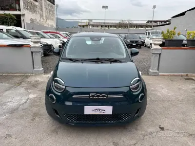 Używany Fiat 500e La Prima 42 kW (58 KM) 2020 Zielony Sedan/Limuzyna