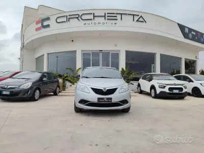 Usata Lancia Ypsilon Gold 95 CV (69 kW) 2017 Grigio Utilitaria