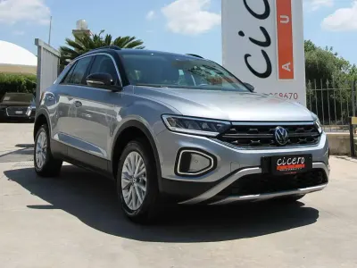 Usata VW T-Roc Life 116 CV (85 kW) 2025 Argento tetto nero SUV