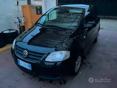 Usata VW Fox Sportline 54 CV (39 kW) 2005 Nero Utilitaria