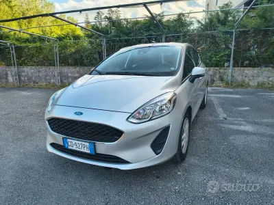 Usata Ford Fiesta 70 CV (51 kW) 2018 Grigio Utilitaria
