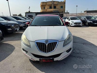 Begagnad Lancia Delta Gold 120 HK (88 kW) 2011 Vit Halvkombi