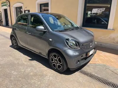 Usata Smart ForFour Electric Drive Passion 41 kW (56 CV) 2019 Grigio Utilitaria