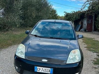 Usata Ford Fiesta 2005 Grigio Utilitaria