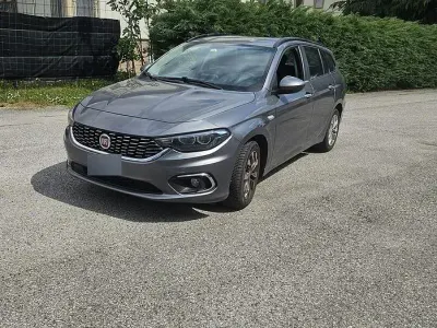 Usata Fiat Tipo 120 CV (88 kW) 2019 Grigio Station wagon