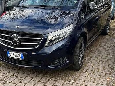 Usata Mercedes V250 Avantgarde 190 CV (139 kW) 2018 Blu/azzurro Monovolume