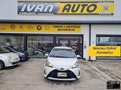 Usata Toyota Yaris Hybrid Style 73 CV (53 kW) 2017 Bianco Berlina