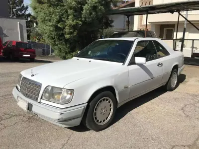 Usata Mercedes 200 136 CV (100 kW) 1992 Bianco Coupé