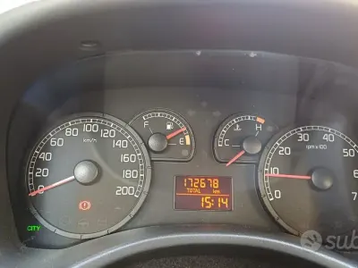 Usata Fiat Punto Dynamic 80 CV (58 kW) 2007 Utilitaria