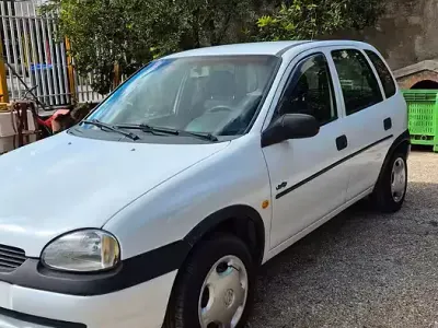 Usata Opel Corsa Swing 50 CV (36 kW) 1994 Bianco Utilitaria