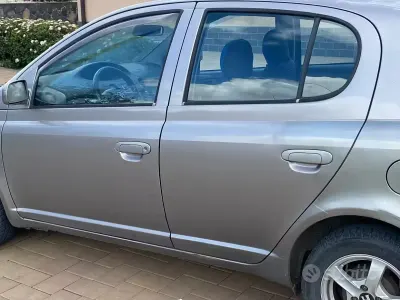 Usata Toyota Yaris 75 CV (55 kW) 2004 Berlina