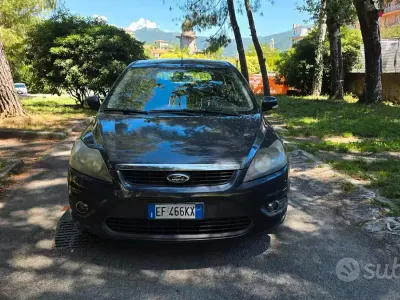 Usata Ford Focus 109 CV (80 kW) 2010 Grigio Station wagon