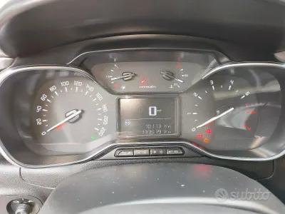 Usata Citroën C3 83 CV (61 kW) 2021 Grigio Utilitaria