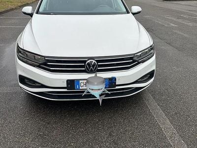 Usata VW Passat 150 CV (110 kW) 2019 Bianco Station wagon
