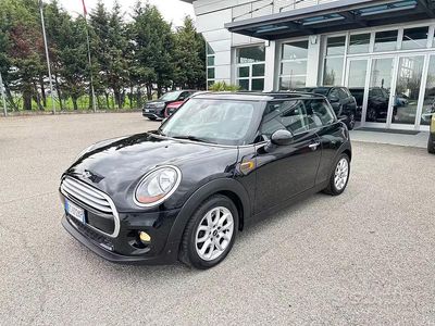 Usata Mini Cooper D Business 116 CV (85 kW) 2016 Nero Utilitaria